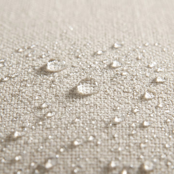 Water beading on the solution-dyed Olefin fabric of the Poolboy Floata-Long in Cloud white.